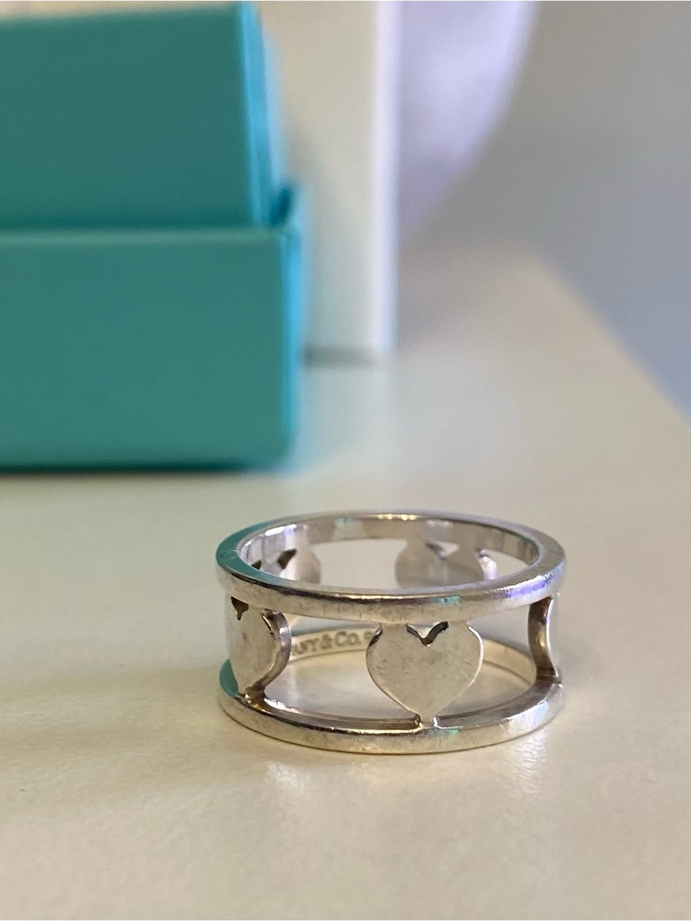 Beautiful Tiffany & Co. Silver Heart Cutout Band Ring Size 6